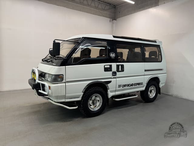 1991 Mitsubishi Delica JDM car for sale — photo 9 of 25