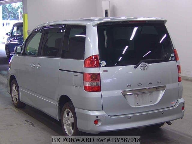 2004 Toyota Noah JDM car for sale — photo 4 of 6