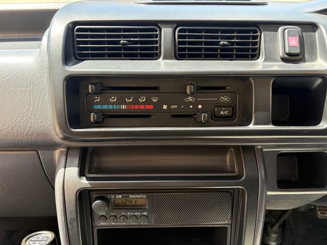 2001 Daihatsu Hijet JDM car for sale — photo 17 of 19