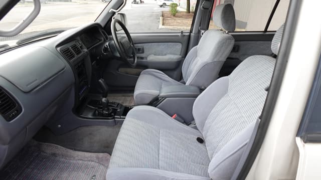 1996 Toyota Hilux Surf JDM car for sale — photo 5 of 7
