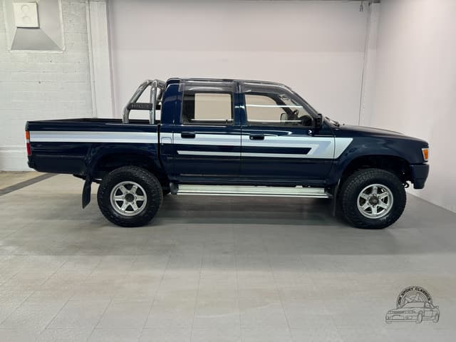 1993 Toyota Hilux JDM car for sale — photo 22 of 25