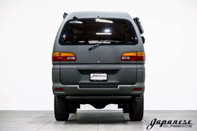 1994 Mitsubishi Delica JDM car for sale — photo 7 of 25
