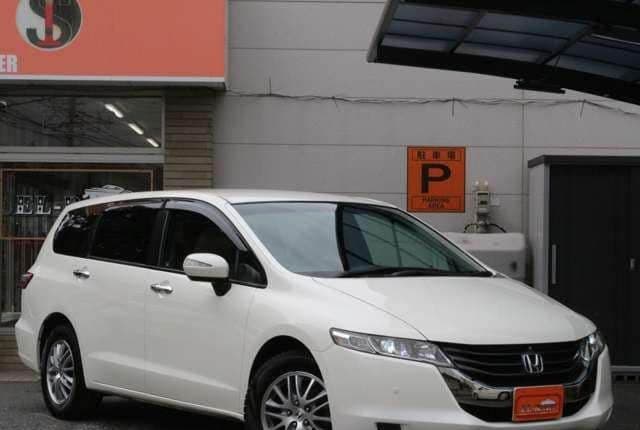 2009 Honda Odyssey JDM car for sale — photo 17 of 25