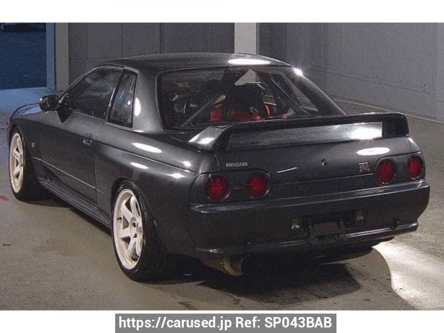 1992 Nissan Skyline JDM car for sale — photo 2 of 3