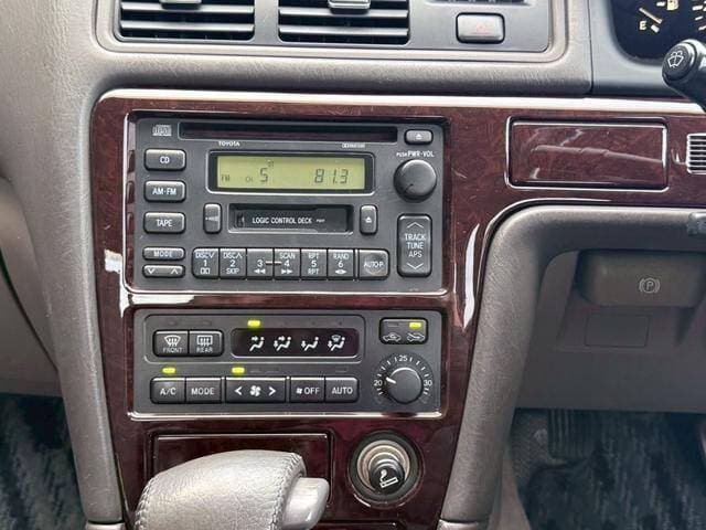 1998 Toyota Mark II JDM car for sale — photo 9 of 20