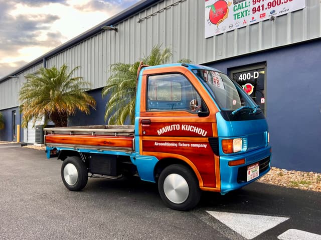 1997 Daihatsu Hijet JDM car for sale — photo 11 of 16