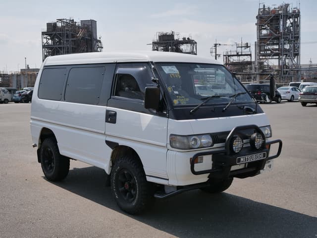 1994 Mitsubishi Delica JDM car for sale — photo 3 of 24