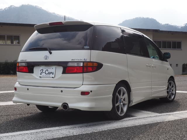2001 Toyota Estima JDM car for sale — photo 2 of 25