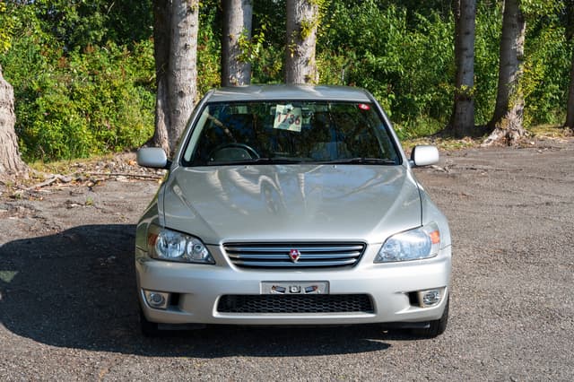 1998 Toyota Altezza JDM car for sale — photo 2 of 14