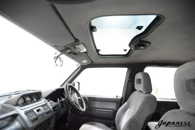 1995 Mitsubishi Pajero JDM car for sale — photo 18 of 25
