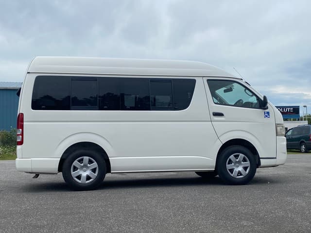 2006 Toyota HiAce JDM car for sale — photo 6 of 17
