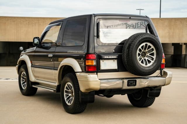 1992 Mitsubishi Pajero JDM car for sale — photo 3 of 12