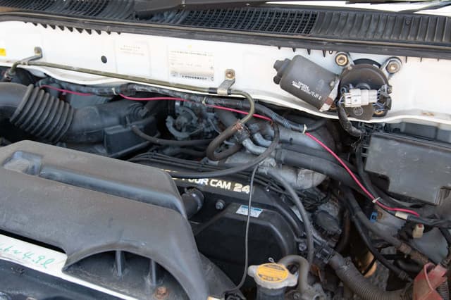 2001 Toyota Grand Hiace JDM car for sale — photo 16 of 19