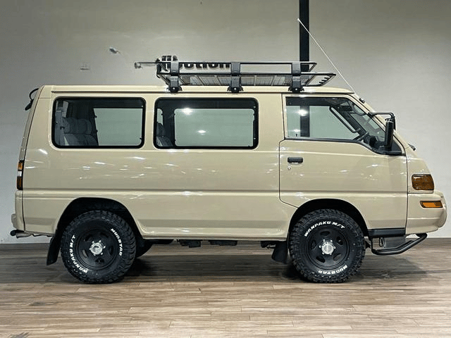 1991 Mitsubishi Delica JDM car for sale — photo 24 of 25