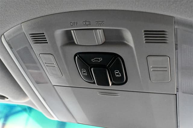 2011 Toyota Alphard JDM car for sale — photo 19 of 23