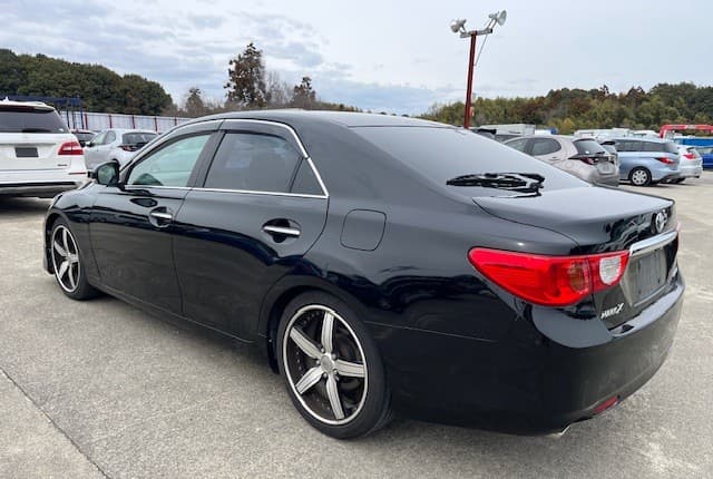 2010 Toyota Mark X JDM car for sale — photo 2 of 25
