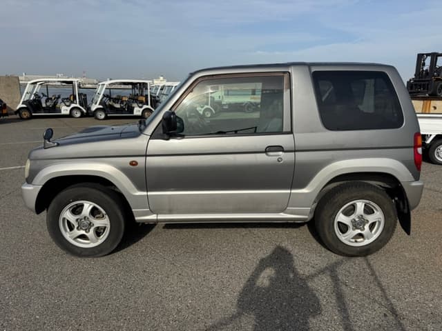2001 Mitsubishi Pajero Mini JDM car for sale — photo 9 of 25