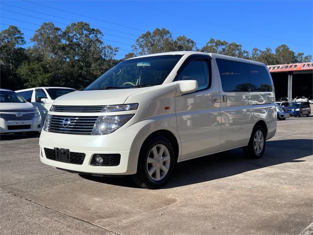 2003 Nissan Elgrand JDM car for sale — photo 10 of 16