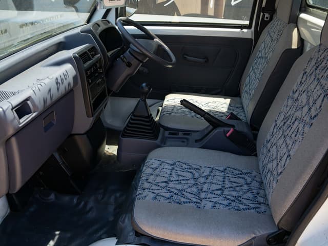 1998 Mitsubishi Minicab JDM car for sale — photo 12 of 13