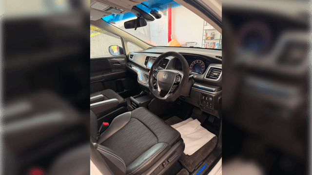 2015 Honda Odyssey JDM car for sale — photo 11 of 14