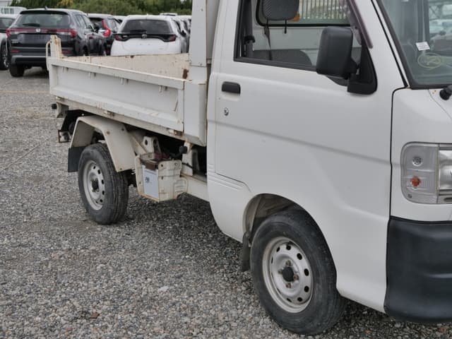 1999 Daihatsu Hijet JDM car for sale — photo 11 of 25
