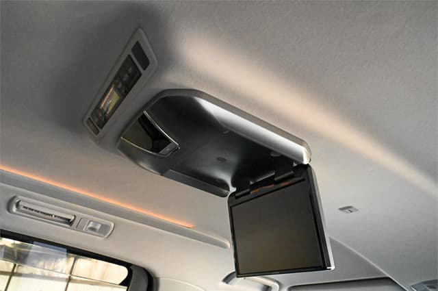2011 Toyota Alphard JDM car for sale — photo 15 of 23