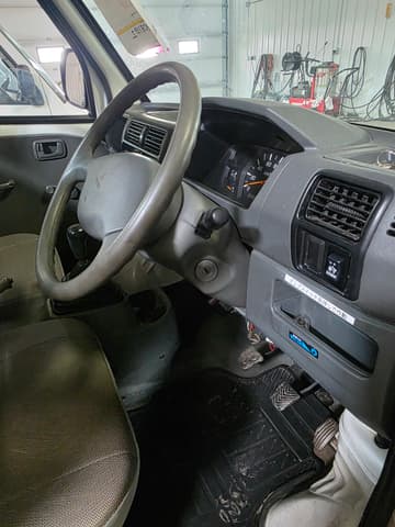 2001 Mitsubishi Minicab JDM car for sale — photo 4 of 18