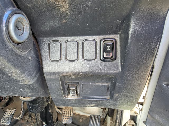 2000 Daihatsu Hijet JDM car for sale — photo 13 of 16