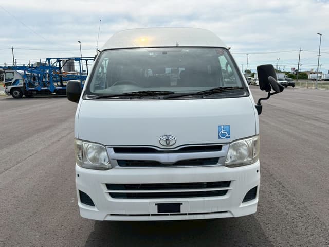 2011 Toyota HiAce JDM car for sale — photo 8 of 10