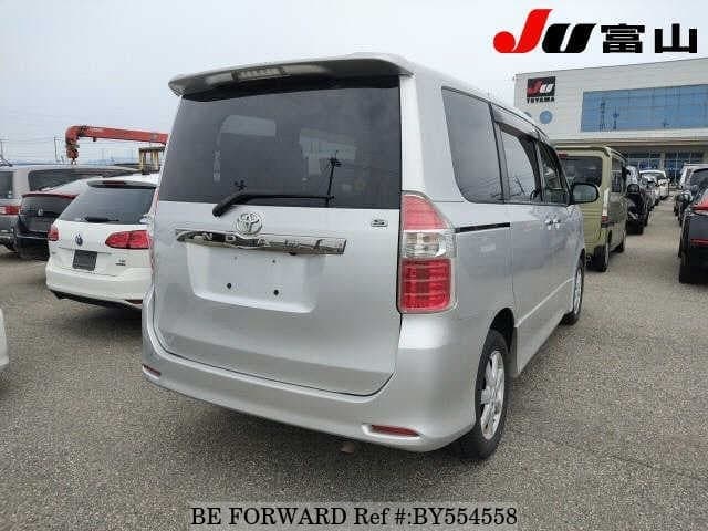 2008 Toyota Noah JDM car for sale — photo 2 of 5