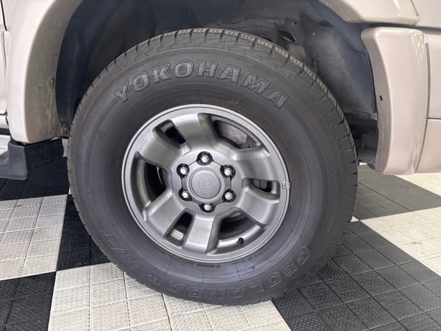 1997 Toyota Hilux Surf JDM car for sale — photo 4 of 25
