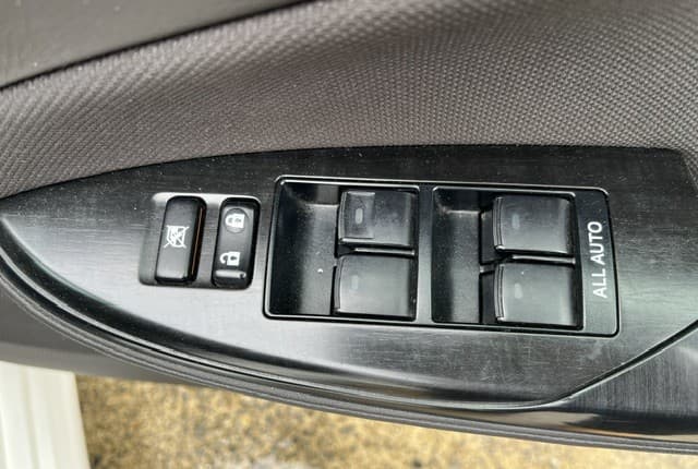 2008 Toyota Crown JDM car for sale — photo 22 of 25