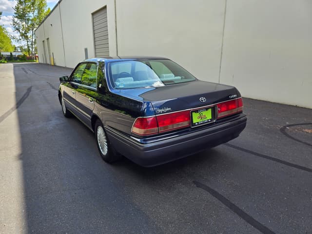 1998 Toyota Crown JDM car for sale — photo 5 of 13