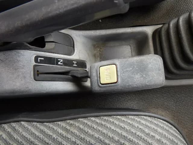 1993 Daihatsu Hijet JDM car for sale — photo 11 of 12