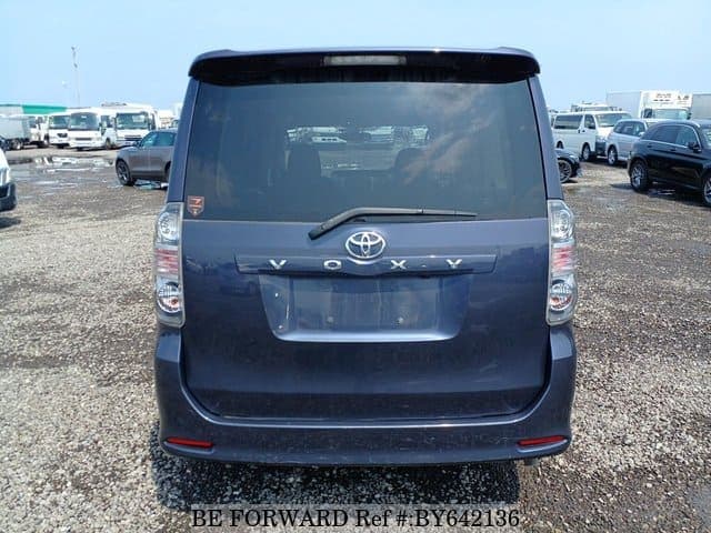 2008 Toyota Voxy JDM car for sale — photo 4 of 25