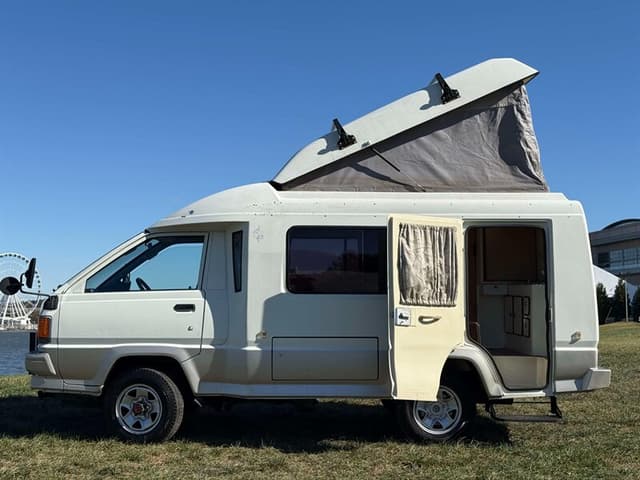 1992 Toyota Townace JDM car for sale — photo 9 of 10