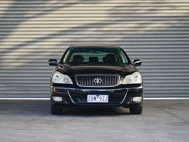2007 Toyota Crown JDM car for sale — photo 2 of 20