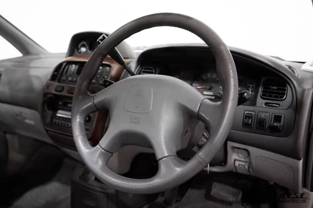 1999 Mitsubishi Delica JDM car for sale — photo 12 of 25