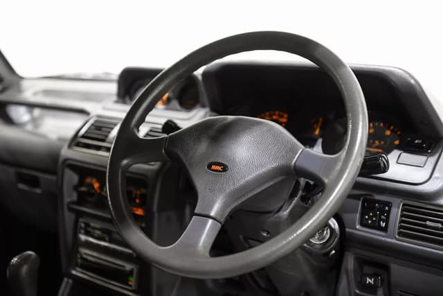 1992 Mitsubishi Pajero JDM car for sale — photo 13 of 25