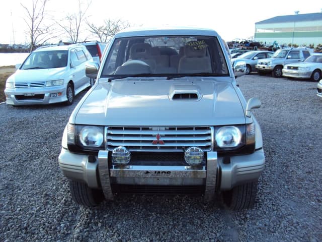 1996 Mitsubishi Pajero JDM car for sale — photo 3 of 5