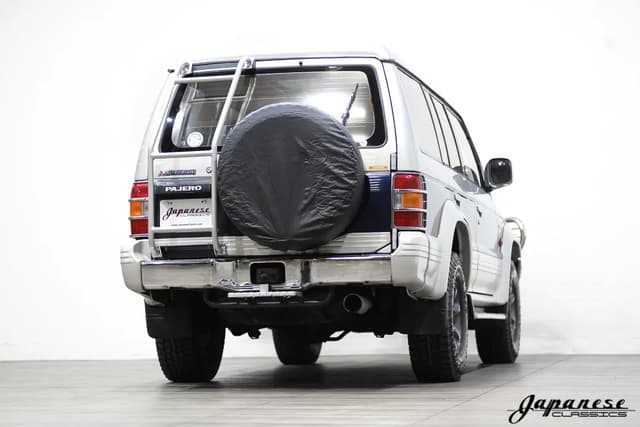 1995 Mitsubishi Pajero JDM car for sale — photo 8 of 25