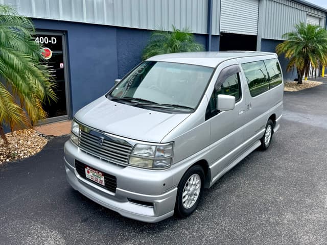 1998 Nissan Elgrand JDM car for sale — photo 3 of 22