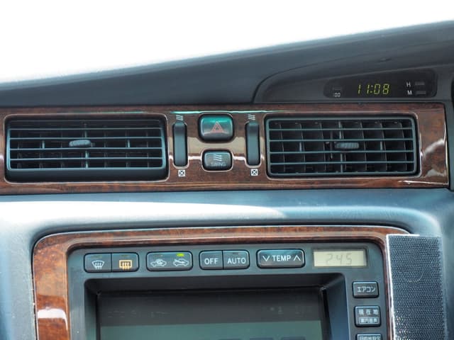 1999 Toyota Crown JDM car for sale — photo 17 of 25