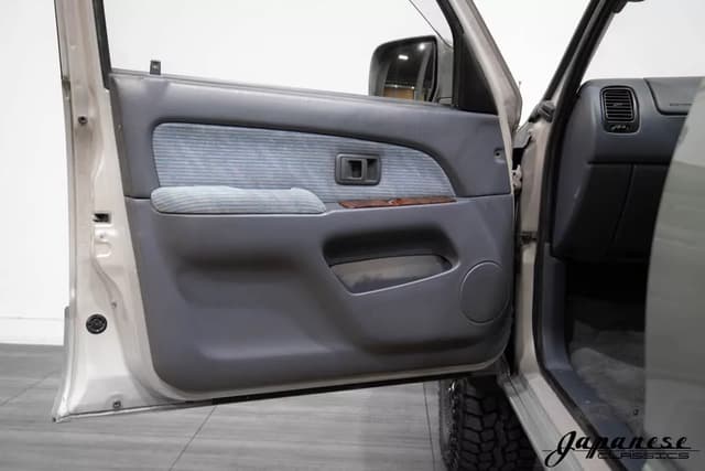 1996 Toyota Hilux JDM car for sale — photo 18 of 25