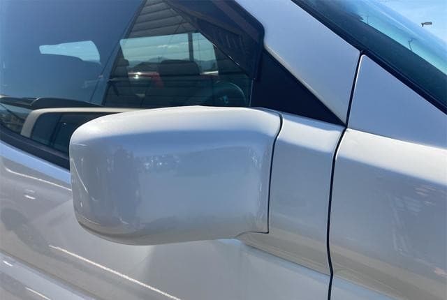 2003 Nissan Elgrand JDM car for sale — photo 15 of 25