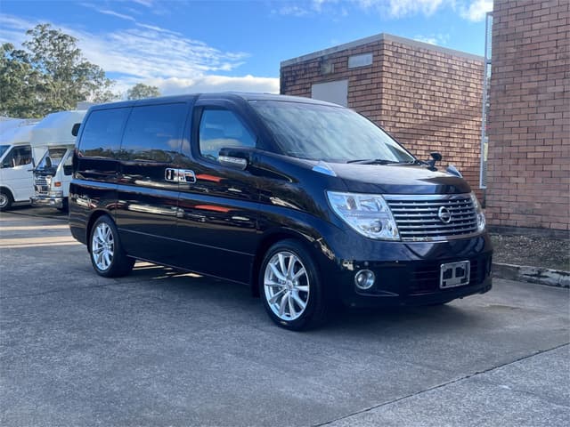 2007 Nissan Elgrand JDM car for sale — photo 4 of 16