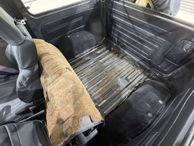 1994 Suzuki Jimny JDM car for sale — photo 19 of 25