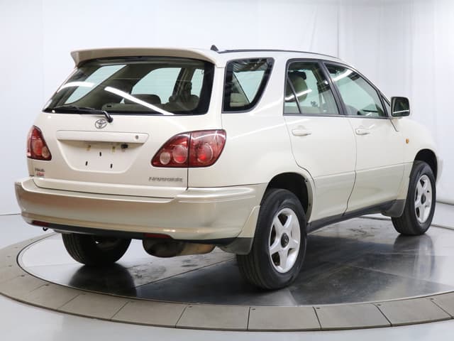1998 Toyota Harrier JDM car for sale — photo 7 of 25