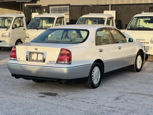 2000 Toyota Majesta JDM car for sale — photo 15 of 25