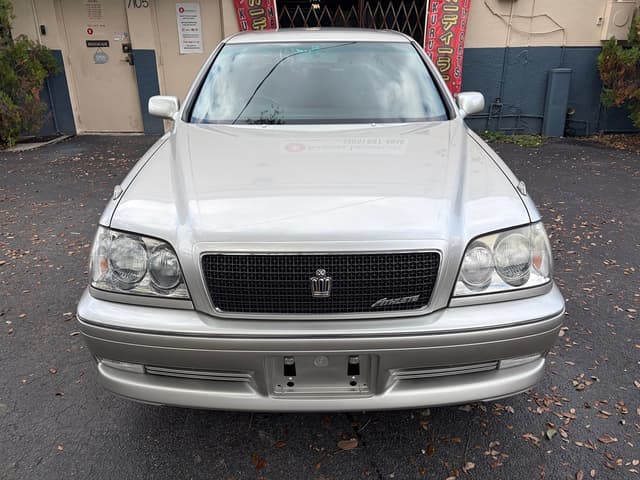 2000 Toyota Crown JDM car for sale — photo 2 of 17